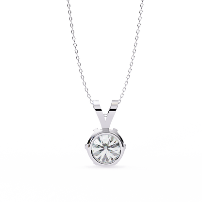 Vera Classic Solitaire Pendant