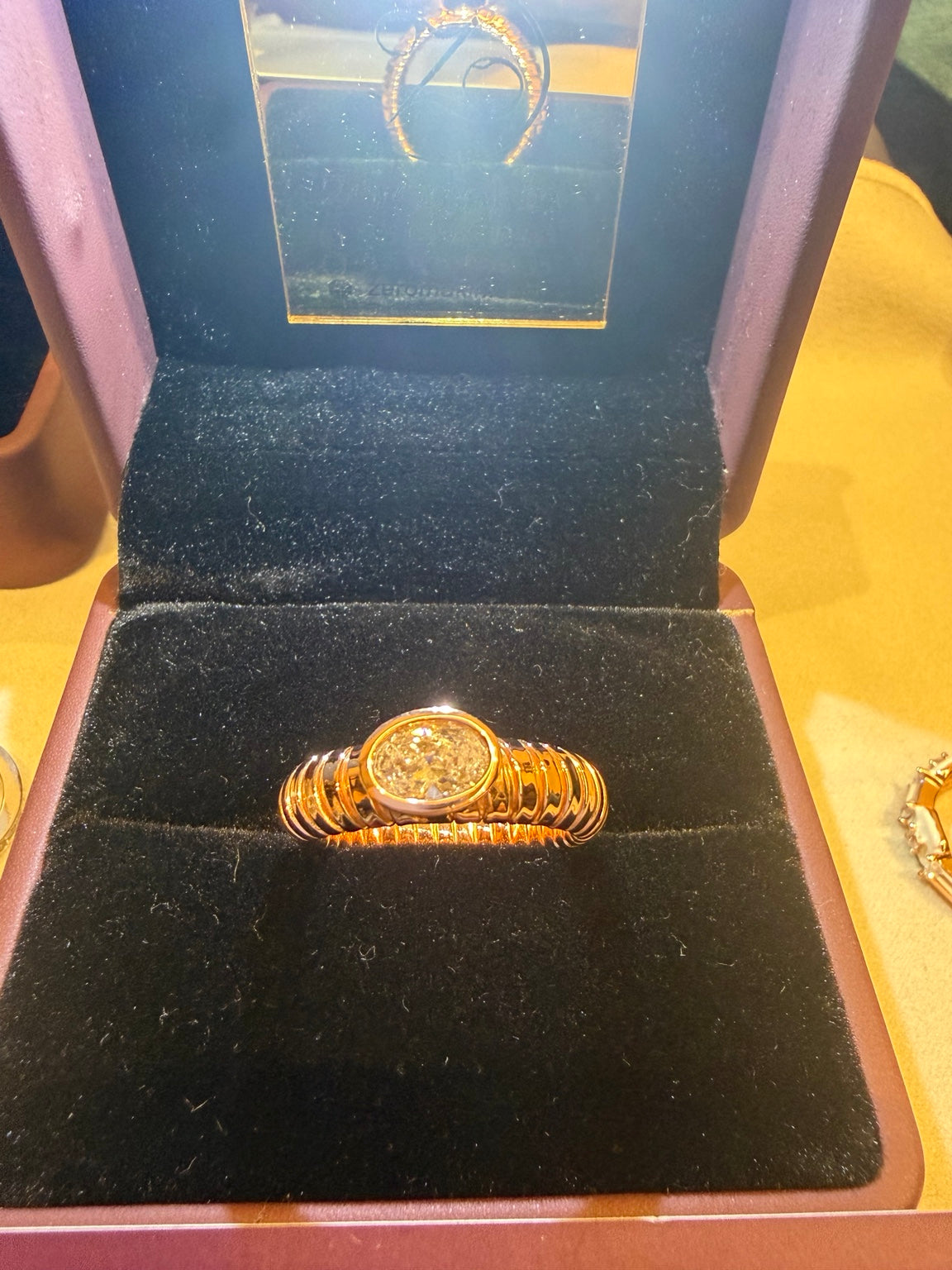 Rose Gold Horizontal Oval Diamond Ribbed Ring | Zeromakin