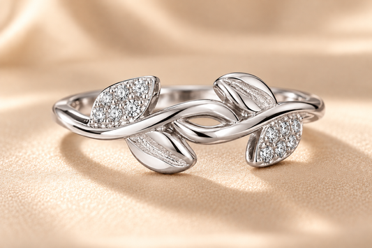 Zeromakin Diamond Leaf Vine Ring in White Gold