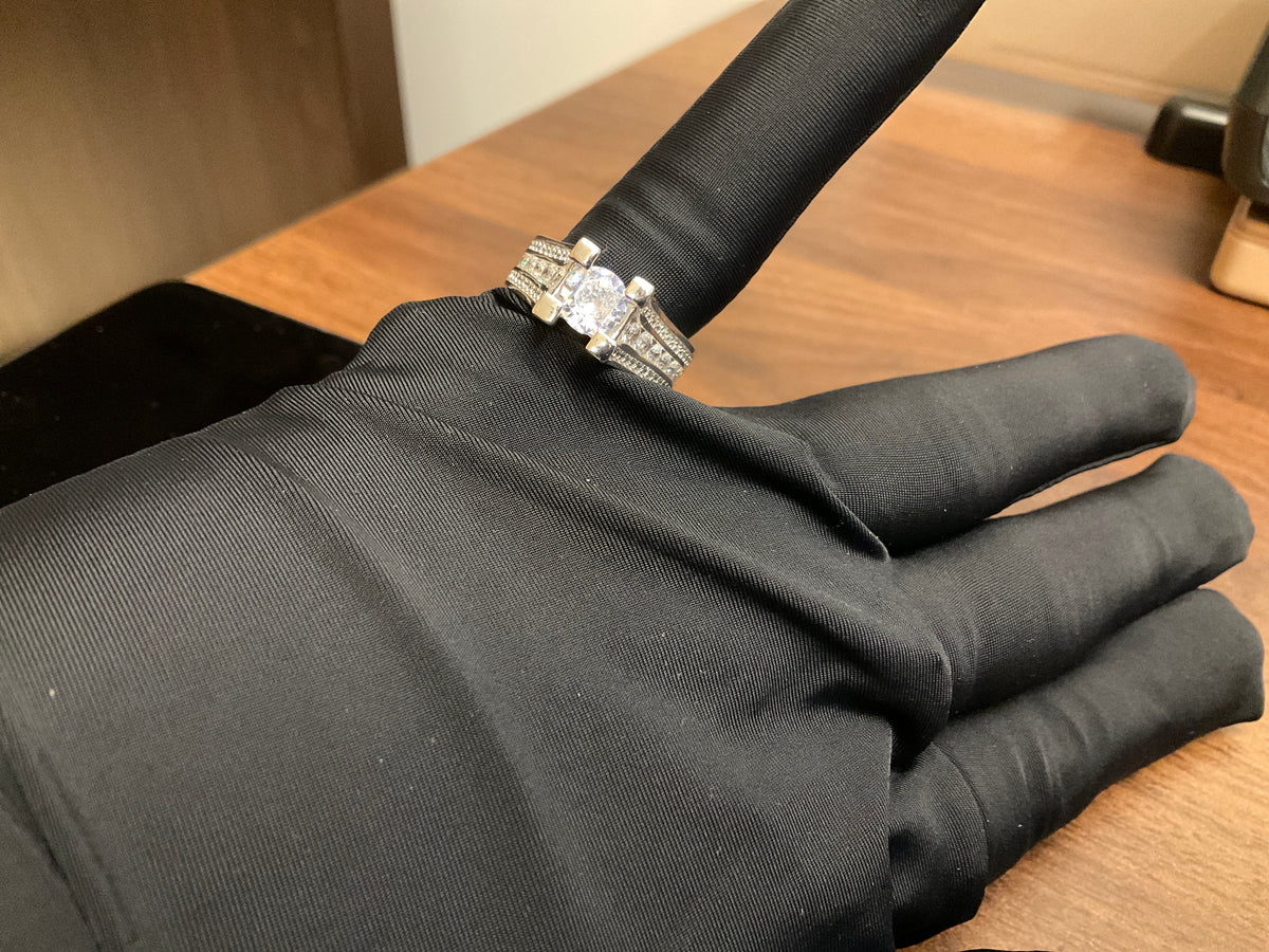 Round Brilliant Diamond Statement Ring in Two-Tone Gold & White Gold