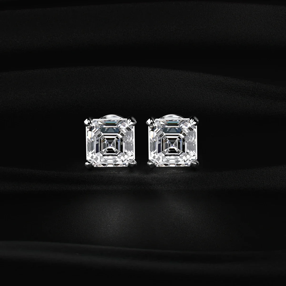 Solitaire Stud in 14KT Gold IGI Certified