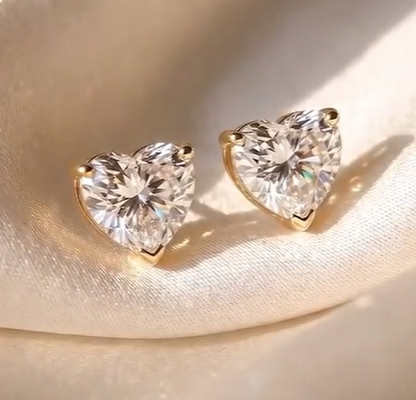 Solitaire Stud in 14KT Gold IGI Certified